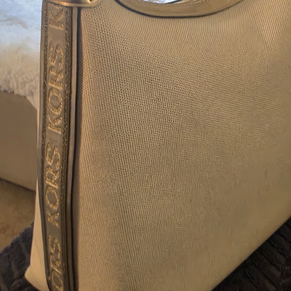 Michael Kors Cream Shoulder Bag NWT RETAIL $358+ - Picture 6 of 10